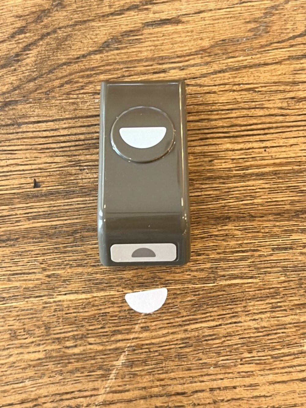 Stampin' Up! Half Circle Small Paper Punch Crafting Tool Scrapbooking Cardmaking